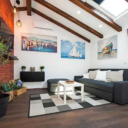 The Attic Apartment *